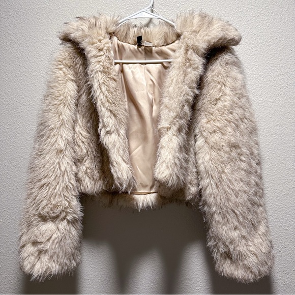 H&M Cropped Fluffy Jacket - Picture 3 of 6